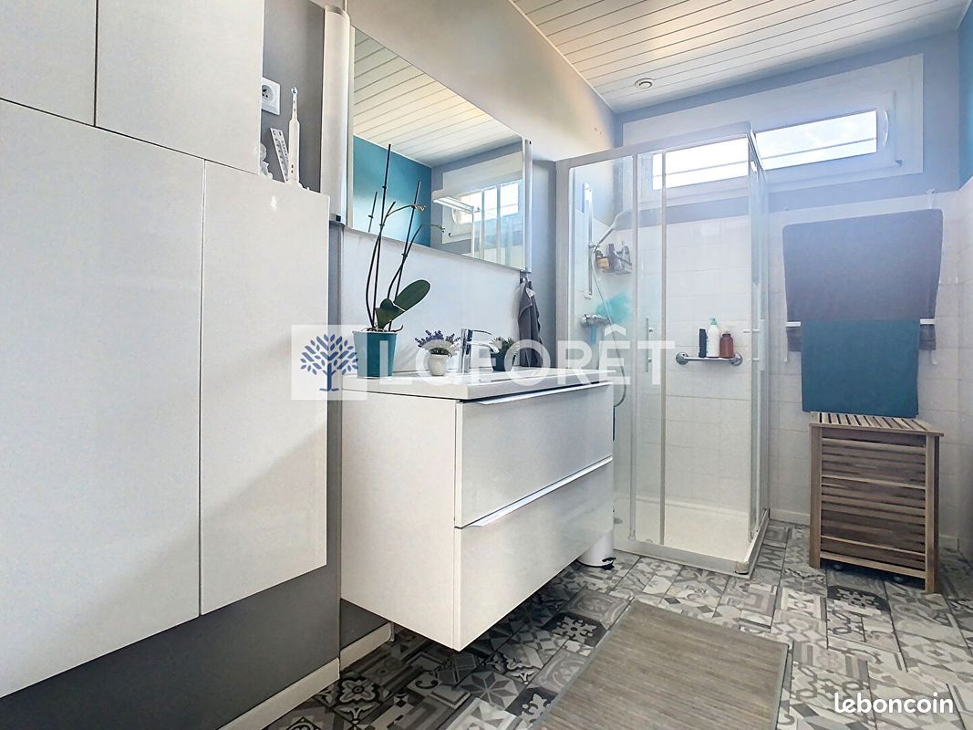 Pavillon 6 pièces 87 m² - Thouars 79100 (image principale 13)