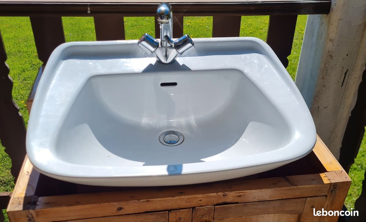 Lavabo Allia vintage avec robinetterie très bon état (image 3)
