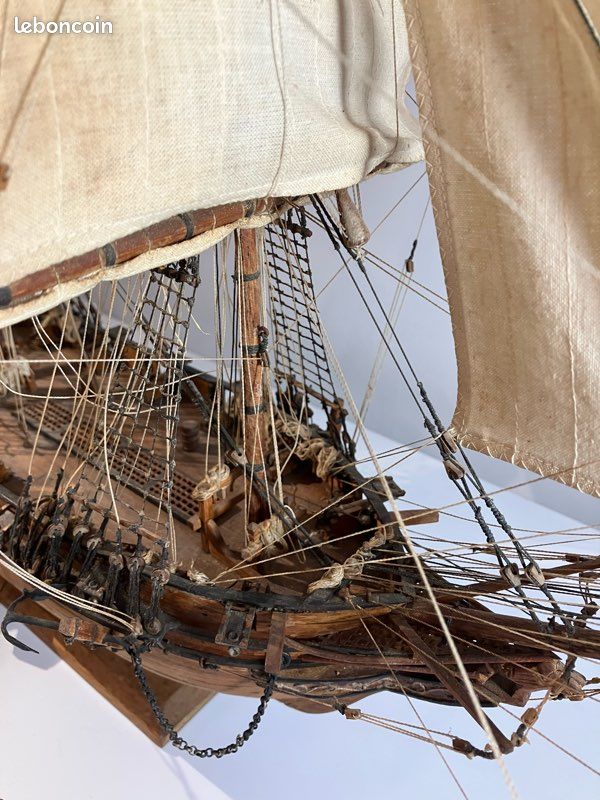 Maquette Bateau de Pêche Français en Bois La Provençale 1:20