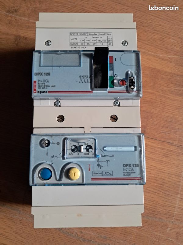 Disjoncteur Legrand DPX 125 - 4P - 100A avec Bloc Différentiel (image 1)