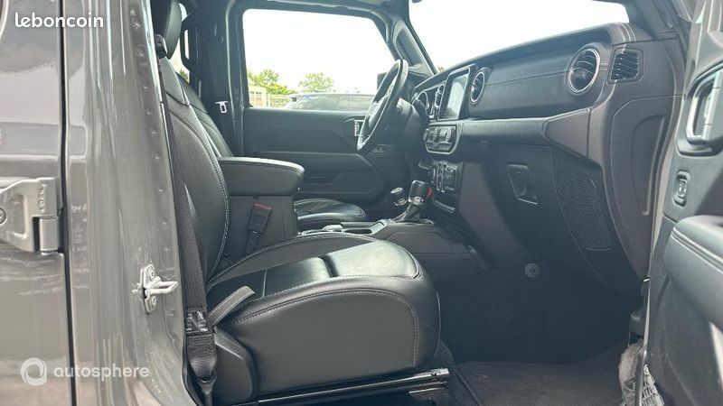 Jeep Wrangler Unlimited 2.0 T 380ch 4xe Overland Command-Trac MY23 (image 15)