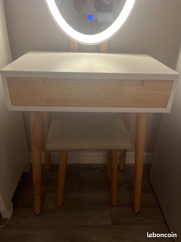 Table de beauté (image 2)