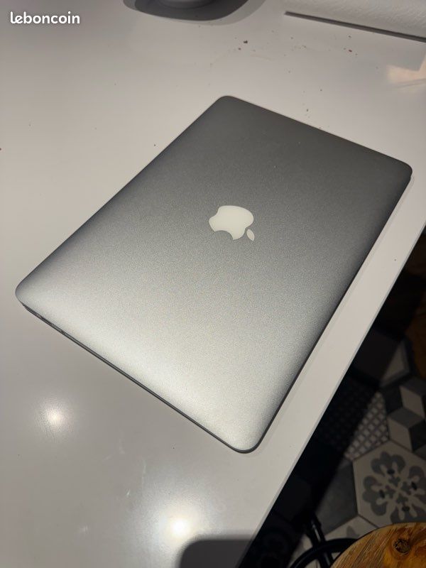 MacBook Air 13 pouces de 2015 - très peu utilise (image 3)