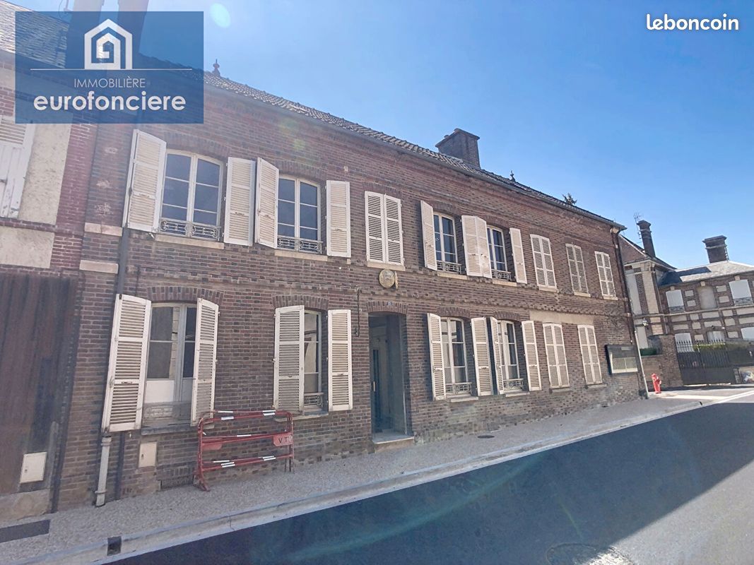 Maison 11 pièces 274 m² · à Aix-Villemaur-Pâlis · 274 m² · 149 500 €
