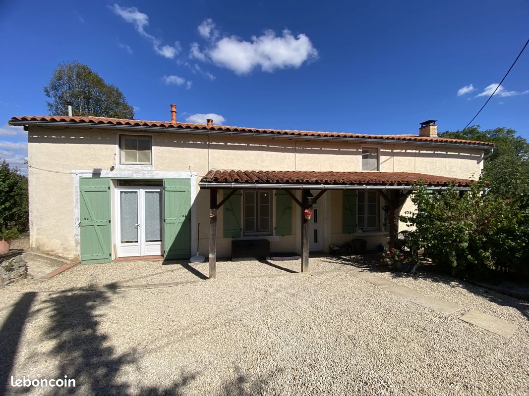 Maison 9 pièces 113 m² · au Bouchage · 113 m² · 152 600 €