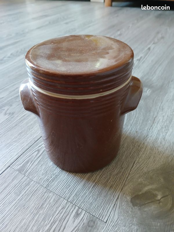 Pot (image 1)