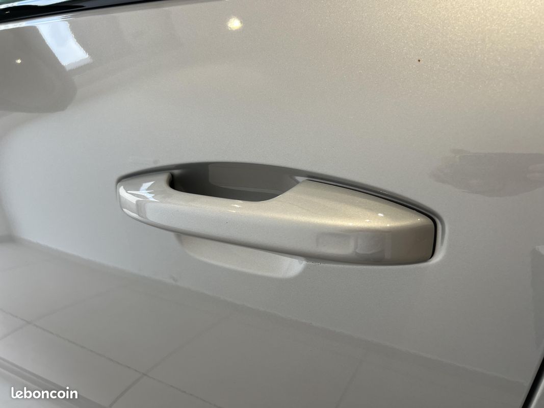 VOLVO XC40 Recharge Extended Range 252 ch 1EDT Plus (image 15)