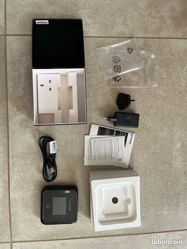 Routeur mobile 5G Netgear M5 MR5200 (image 2)