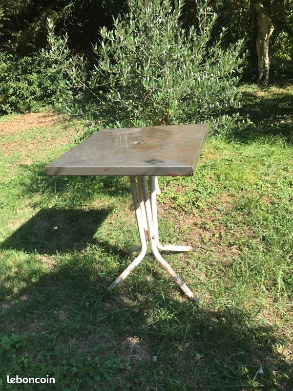 Table bistrot carrée style Tolix (image 7)
