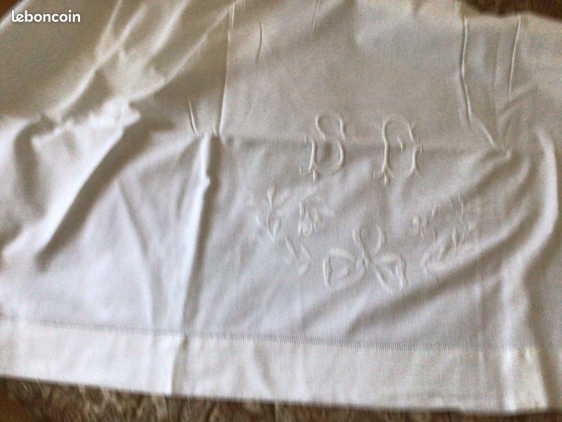 Draps anciens blancs, brodés avec monogramme S E (image 2)