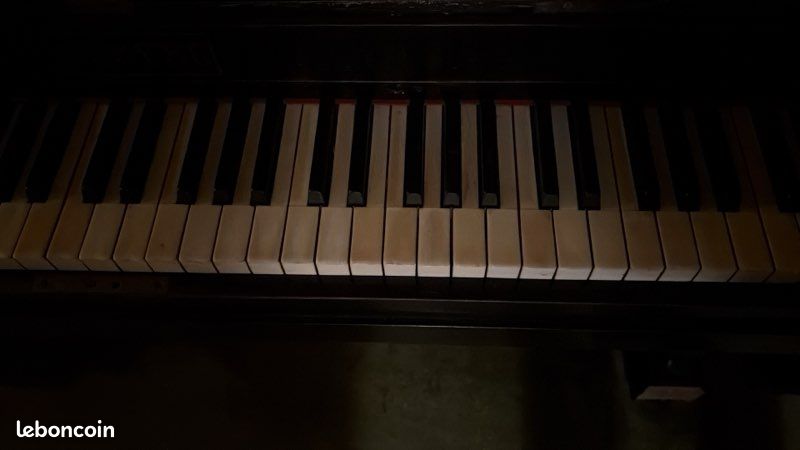 Piano à re accorder (image 3)