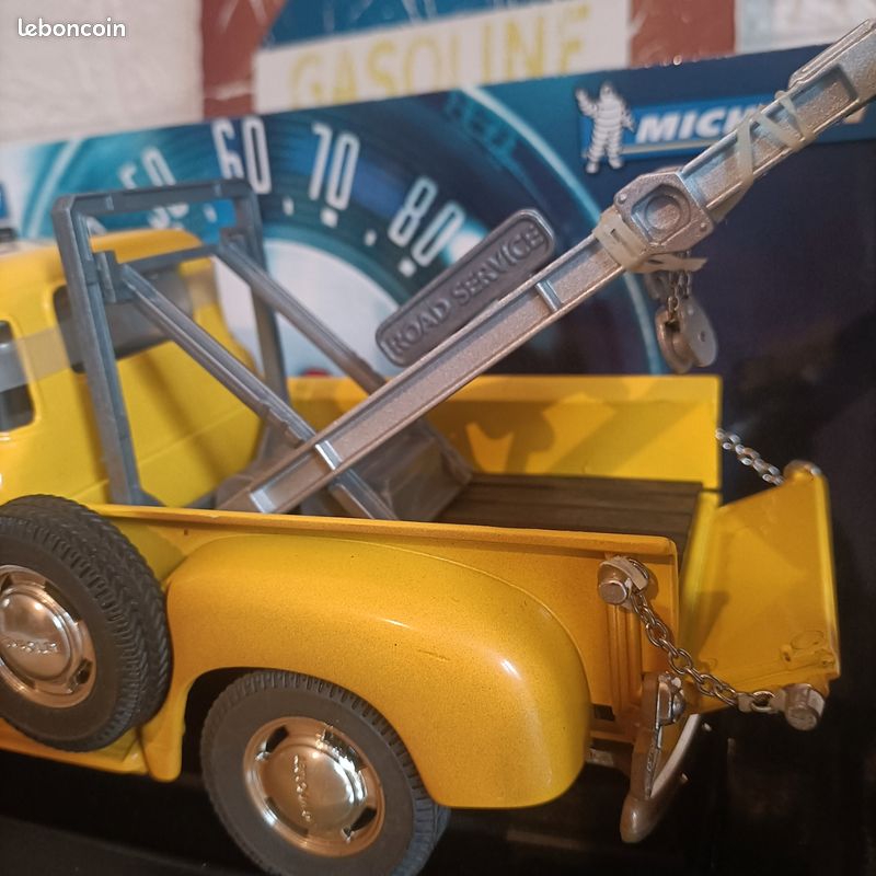 Voiture SOLIDO 1:18 Chevrolet dépanneuse Michelin 1953 jaune - Jeux & Jouets