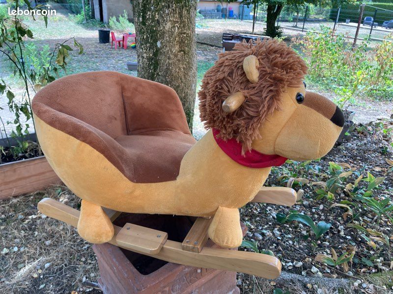 Lion à bascule (image 1)