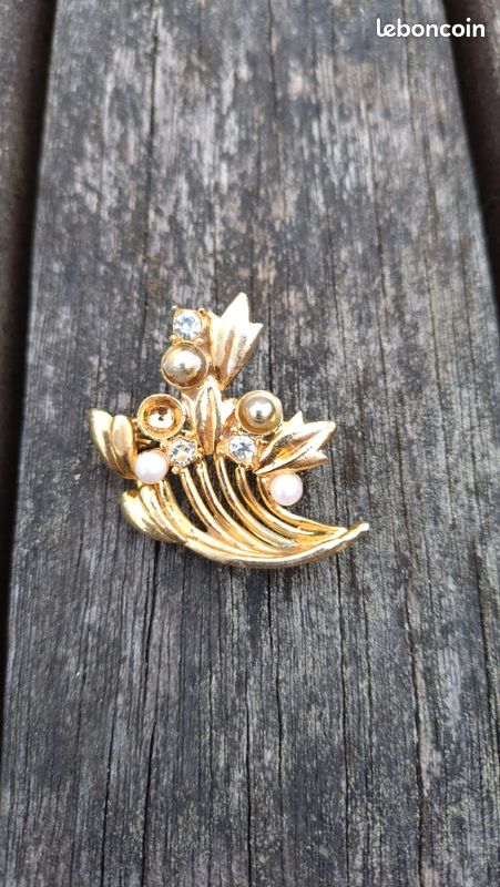 Broche vintage double feuille dorée avec fausse perle - France