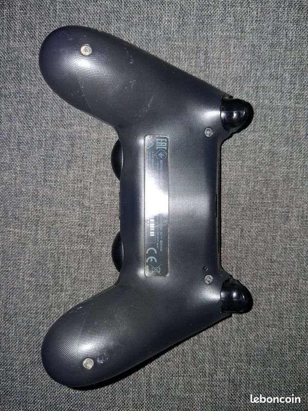 Manette Dualshock ps4 pour pieces (image 2)