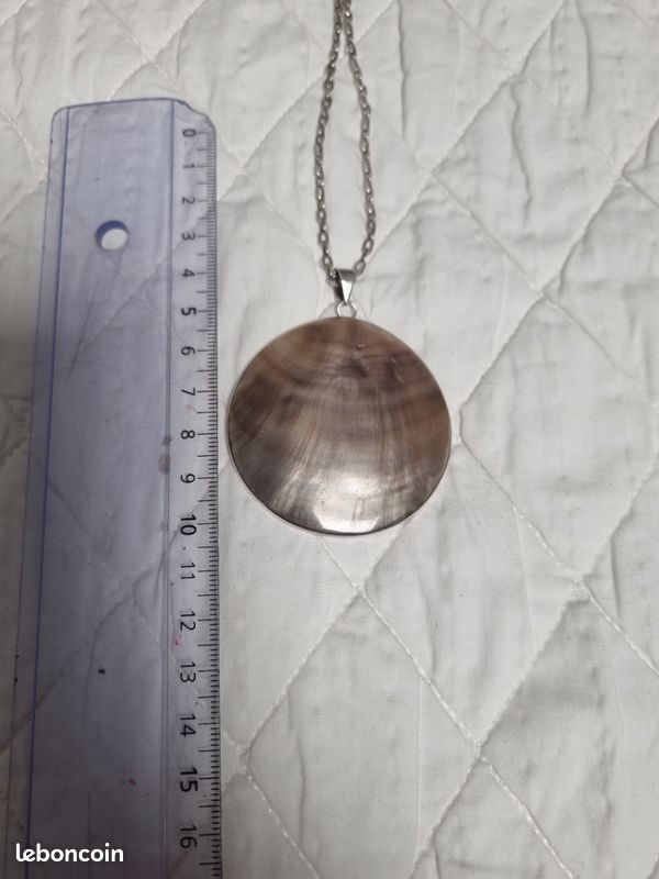 Pendentif Rond Imposant En Nacre Et Argent 925 - Diamètre 6 Cm - Occasion