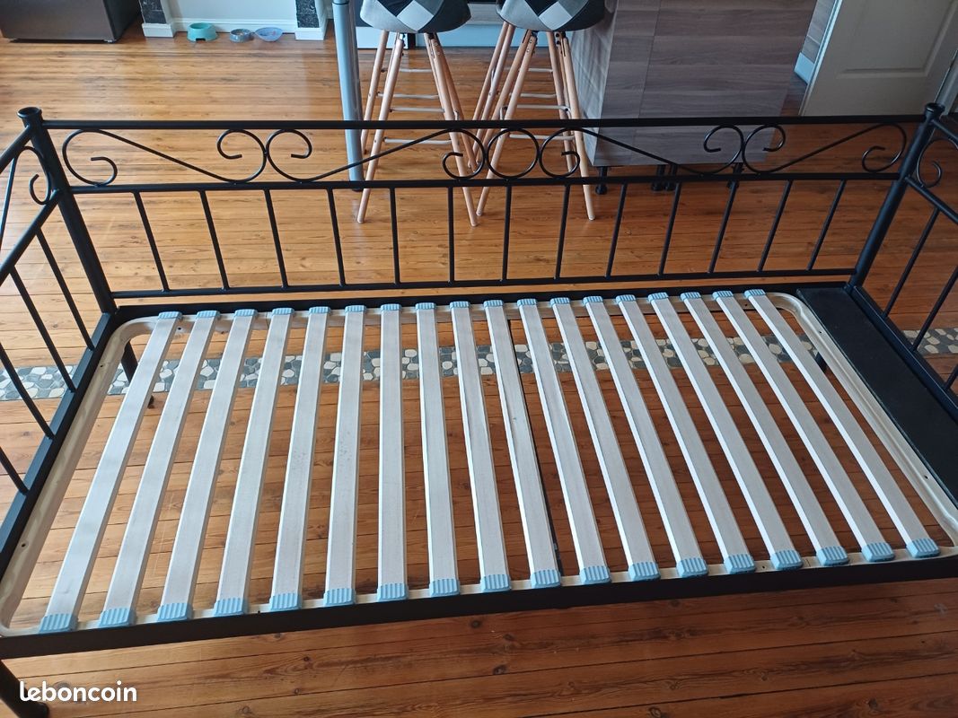 Vente d'un canapé/lit (sommier + matelas + deux coussins) (image 3)