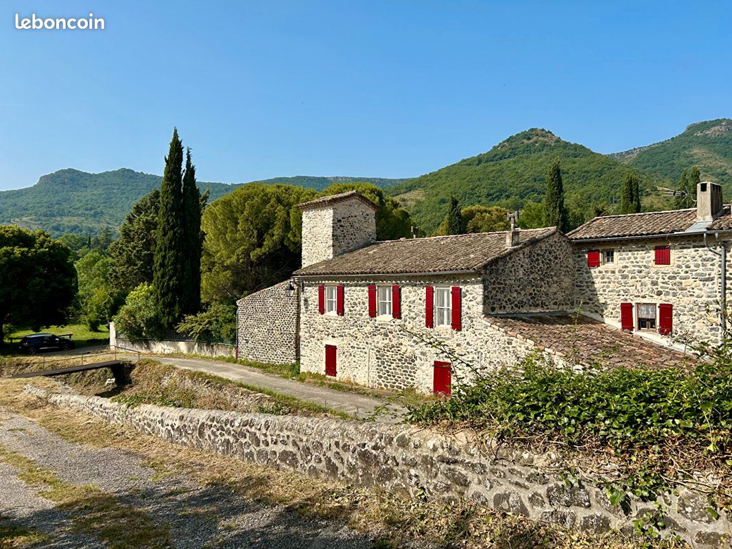 Maison 8 pièces 132 m² · à Saint-Martin-sur-Lavezon · 132 m² · 385 000 €