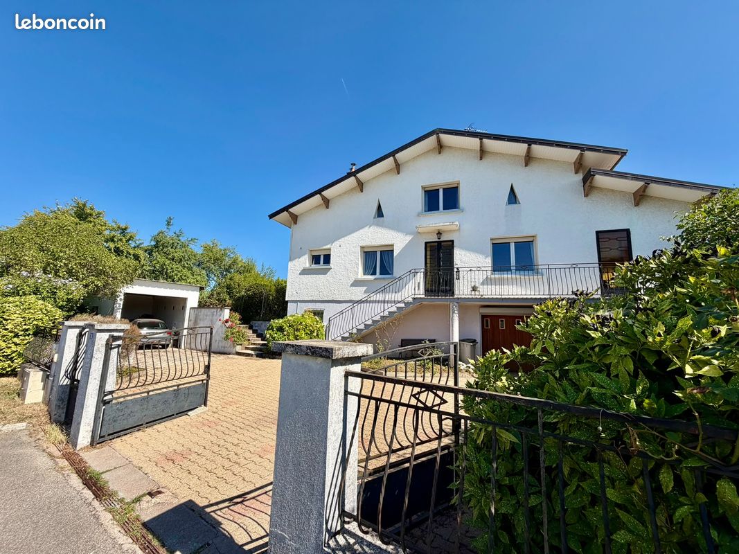 Maison 7 pièces 160 m² · à Lure · 160 m² · 168 000 €