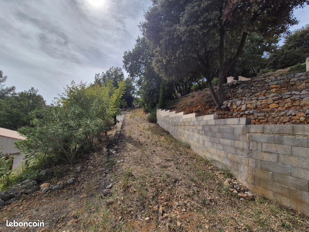 Terrain 1229 m² · à Le Luc · 1 229 m² · 30 000 €