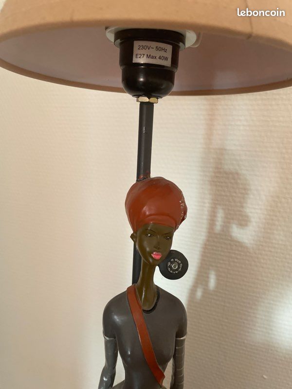Lampe haute femme africaine (image 2)
