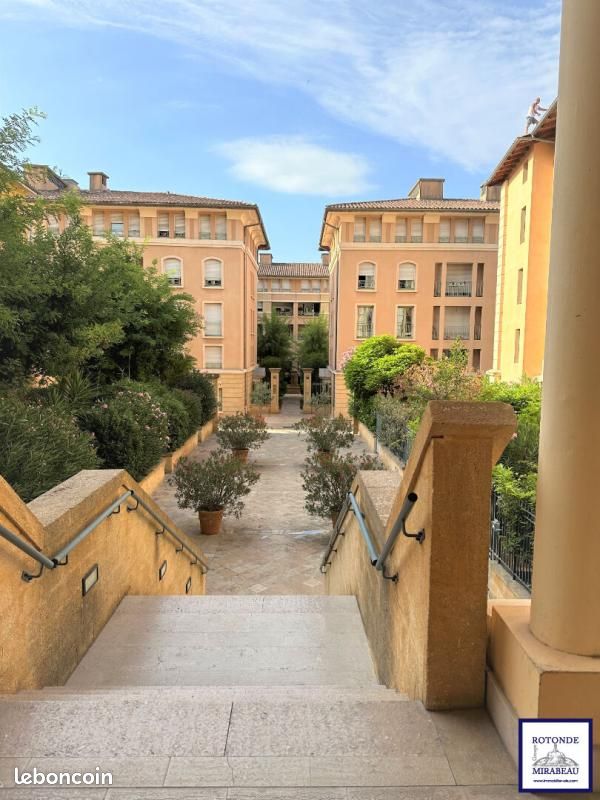 Garage/box Aix En Provence · à Aix-en-Provence · 300 €/mois