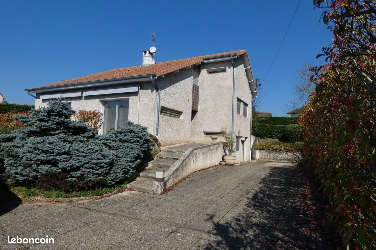 Maison 10 pièces 221 m² · au Creusot · 221 m² · 219 600 €