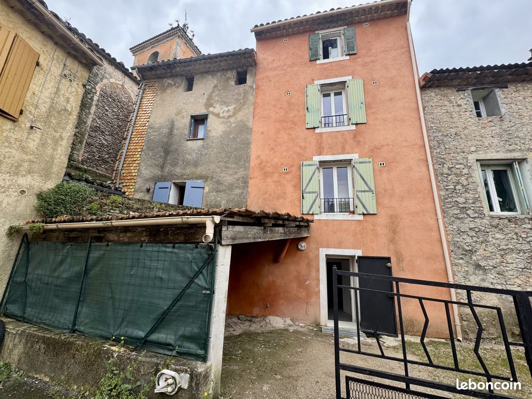 Immeuble 126 m² · à Tourves · 126 m² · 330 000 €