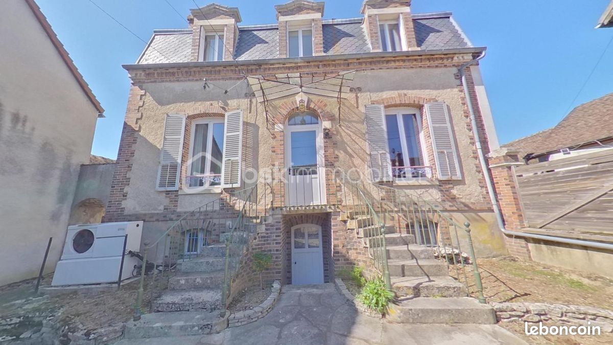 Maison 7 pièces 150 m² · à Thorigny-sur-Oreuse · 150 m² · 165 000 €