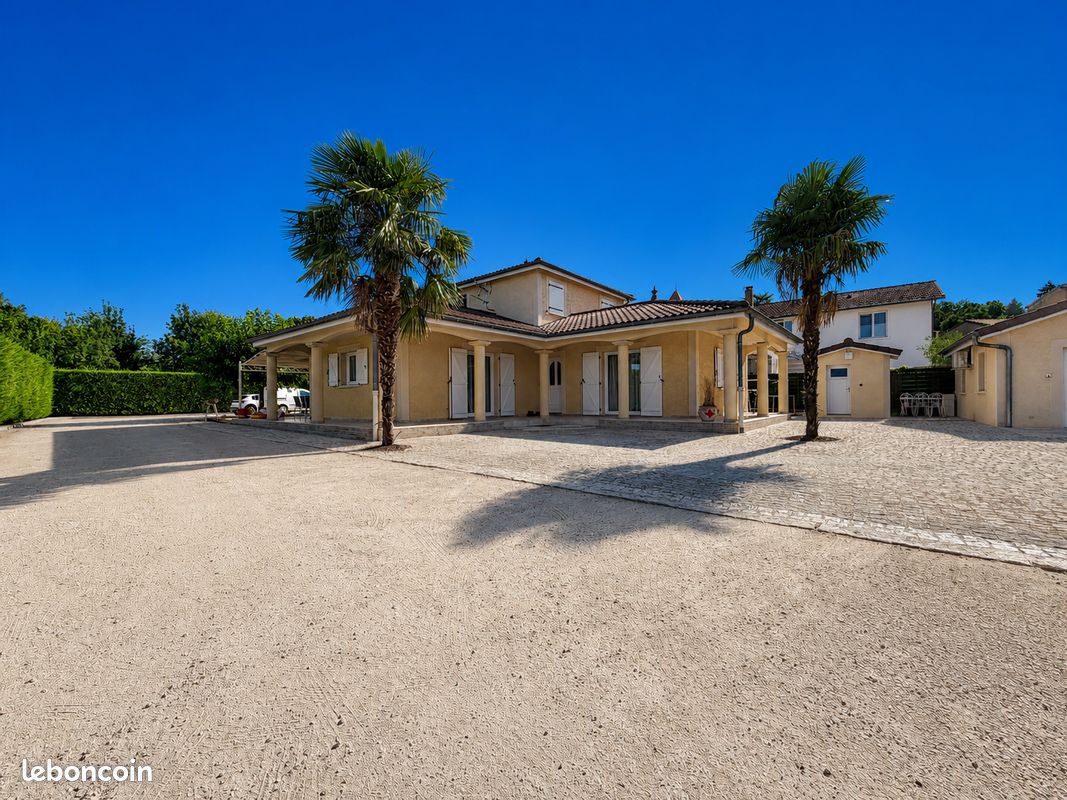 Maison 5 pièces 166 m² · à Parcieux · 166 m² · 650 000 €