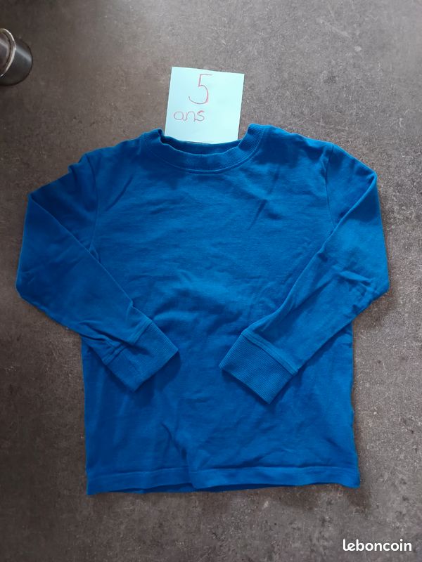Sweat bleu 5 ans (image 1)