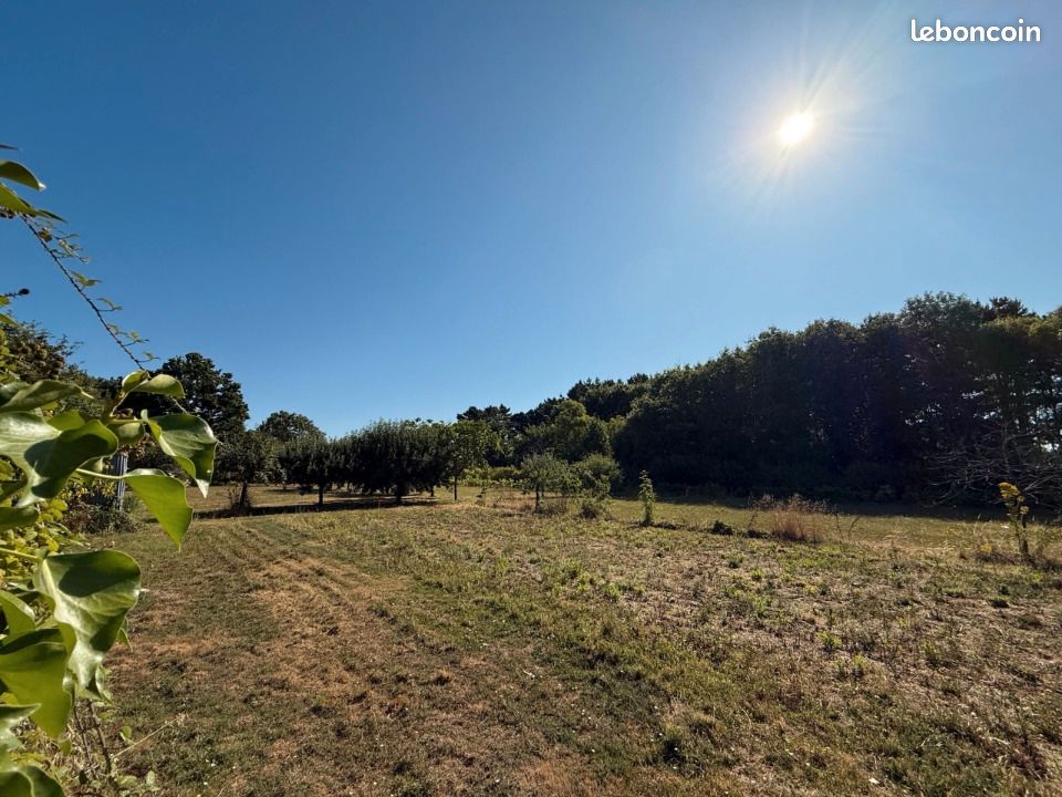 Terrain 320 m² Aizenay · 74 000 €