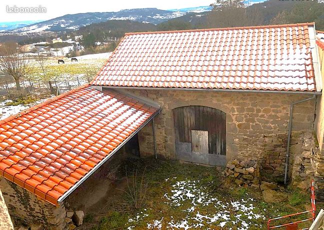 Idéal 1er achat ou investissement ; Grange en pierres de taille, vue sur la Madeleine et les sucs Yssingelais