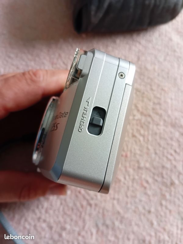 Appareil Photo Compact Fujifilm Zoom Date 125S - Argentique 35mm, Zoom 38-125mm - Occasion Fonctionnel