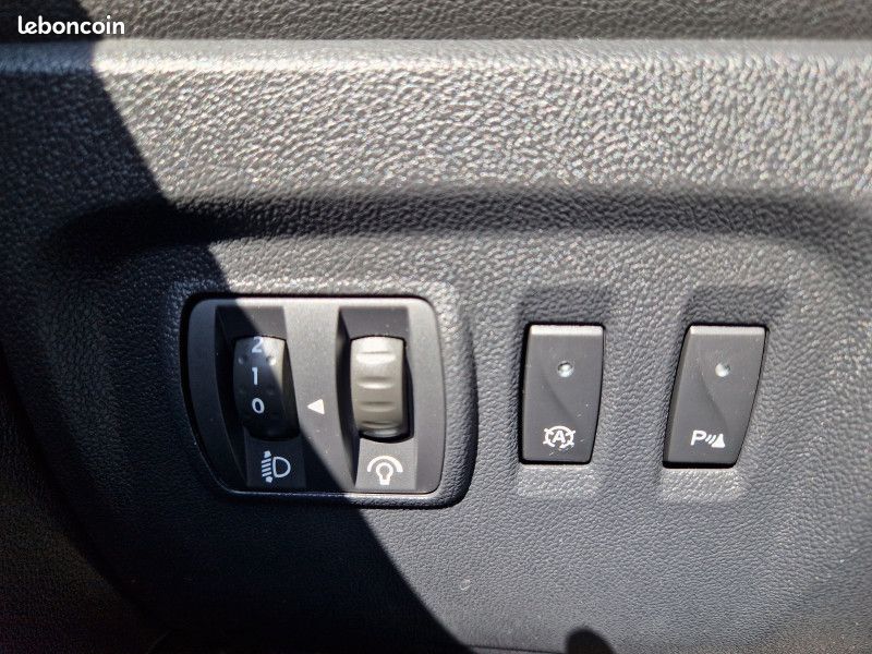 Renault CAPTUR 0.9 TCE 90CH STOP&START ENERGY BUSINESS ECO² EURO6 2016 (image 17)