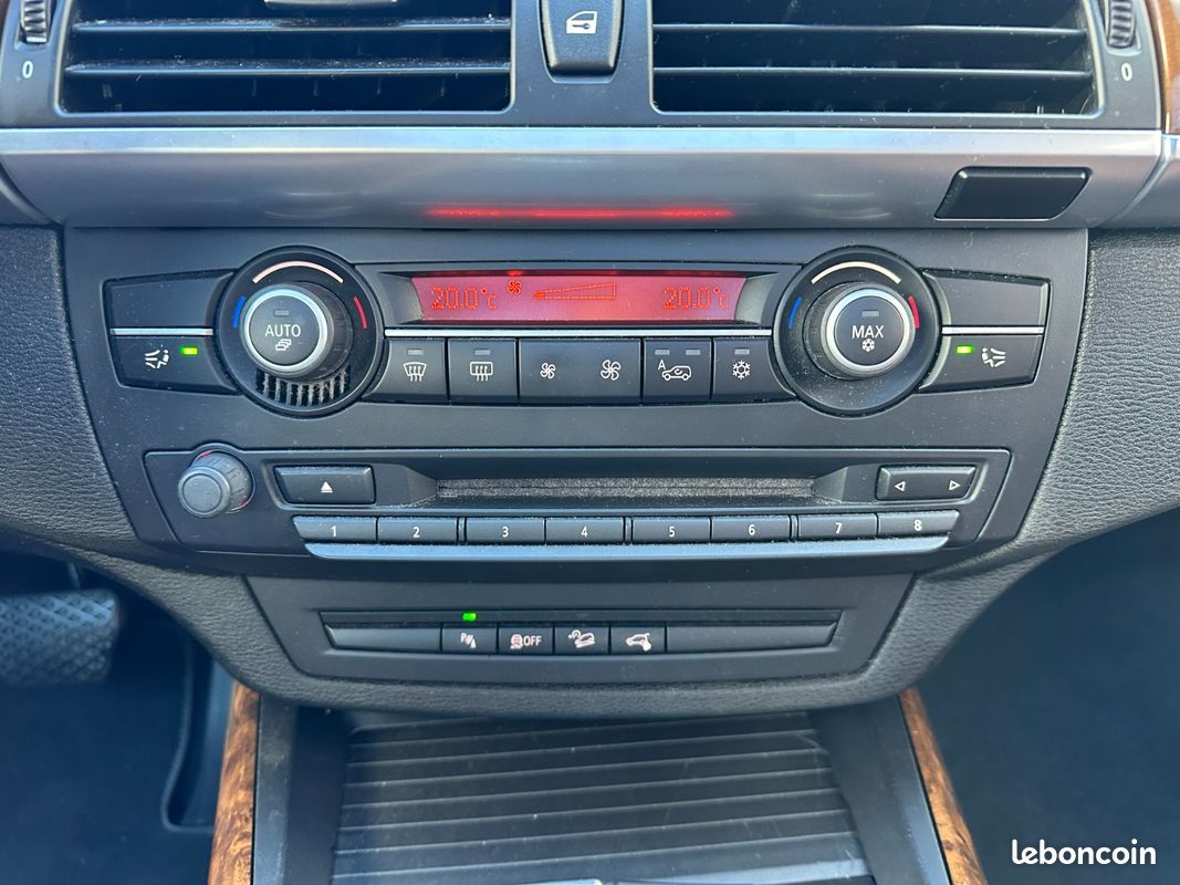 BMW X5 E70 LCI xDrive40d 306ch Luxe (image 16)