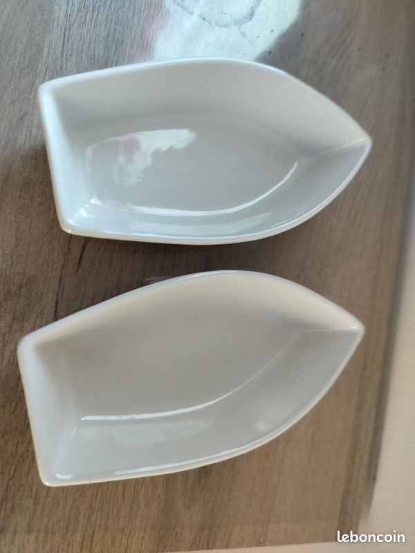 Lot de 2 coupelles en céramique forme "bateau" (image 1)
