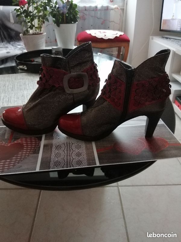 Boots à sequins gris argent /rouge vernis (image 1)