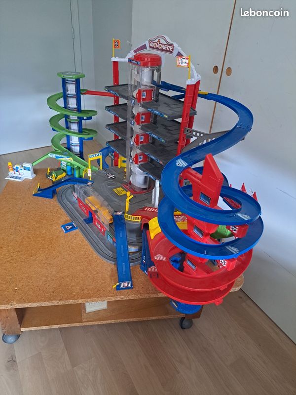 SMOBY Garage Super City Majorette avec 5 véhicule et 1 train - 7