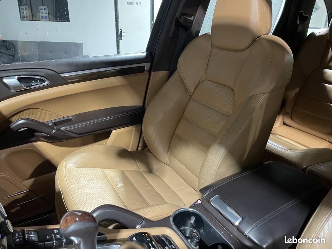 Porsche Cayenne GTS V8 4.2 420CH -TOIT OUVRANT-CAMERA DE RECUL-GARANTIE 12 MOIS- (image 13)