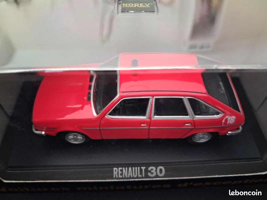Norev SB 1/43 - Renault 30 Pompiers Morbihan - FR