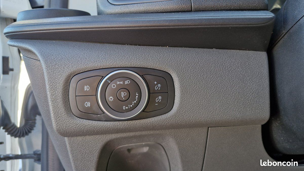 Ford Transit Custom CABINE APPROFONDIE L2H1 2.0 Ecoblue 130 Trend Business (image 24)