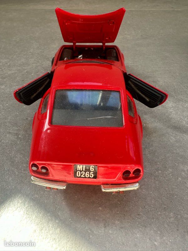 Miniature Maisto 1/18 - Ferrari 348 TS Cabriolet Rouge - Collection