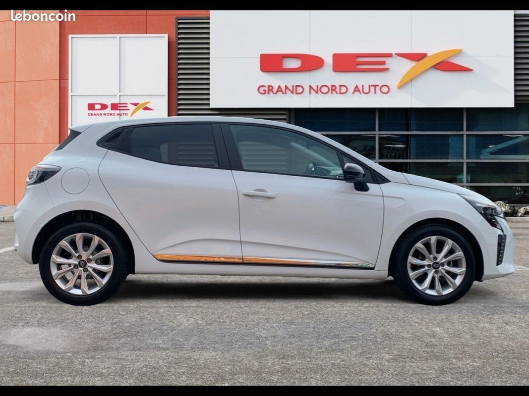 Renault CLIO Evolution CVT (image 3)