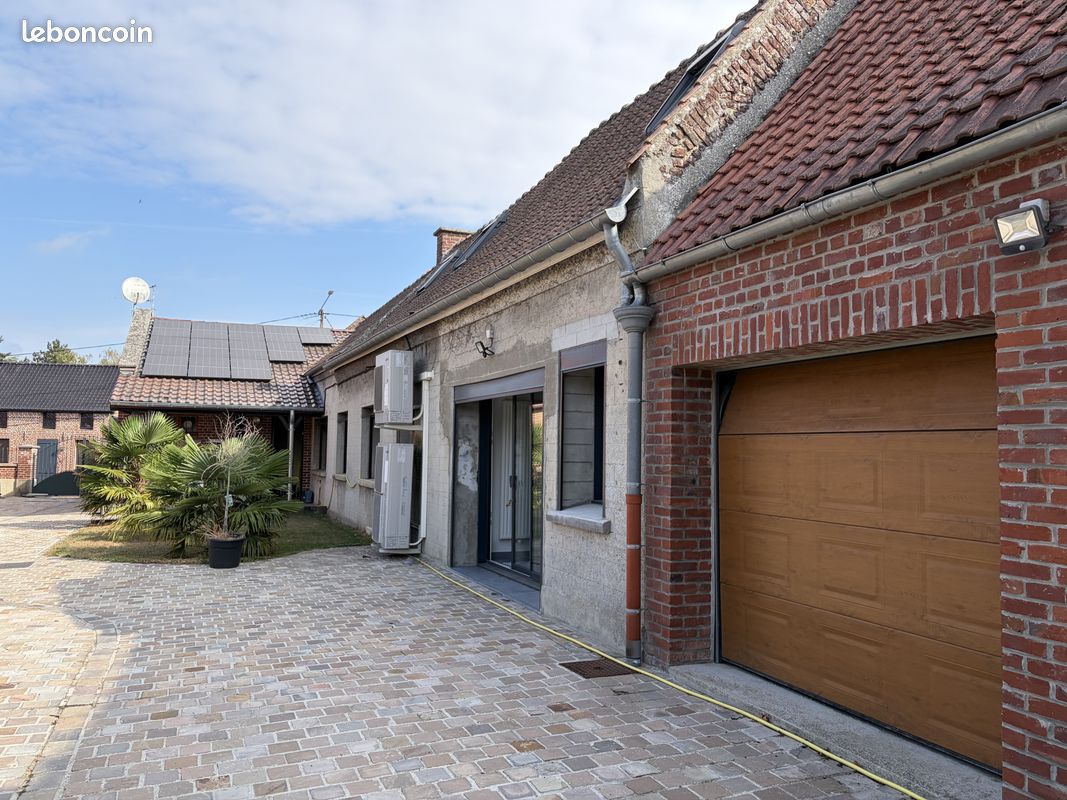 Maison 9 pièces 194 m² · à Sebourg · 194 m² · 445 000 €