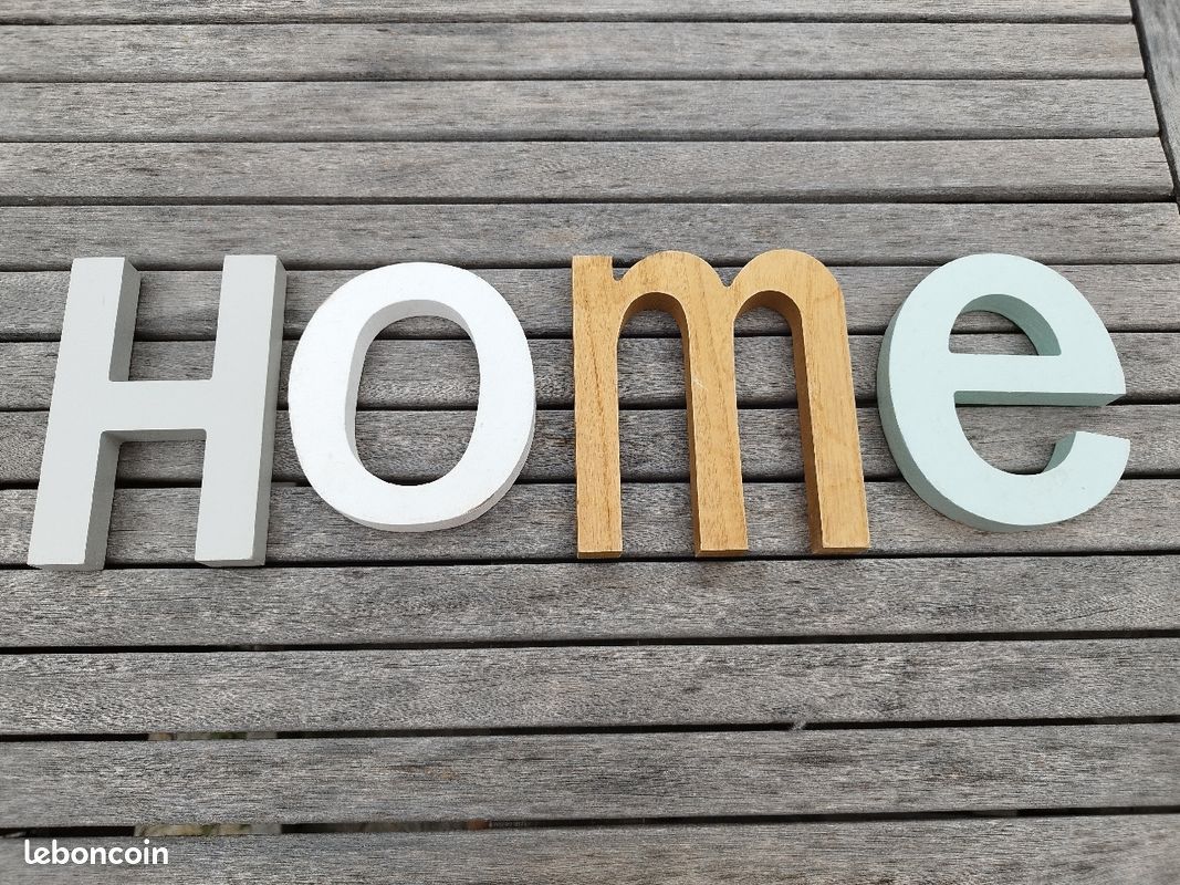 Lettres en bois (image 1)