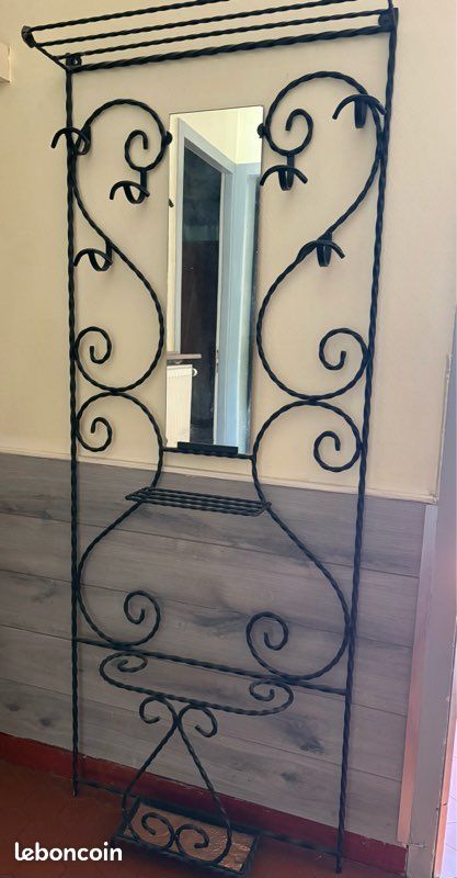 Porte manteau en fer forgé (image 1)