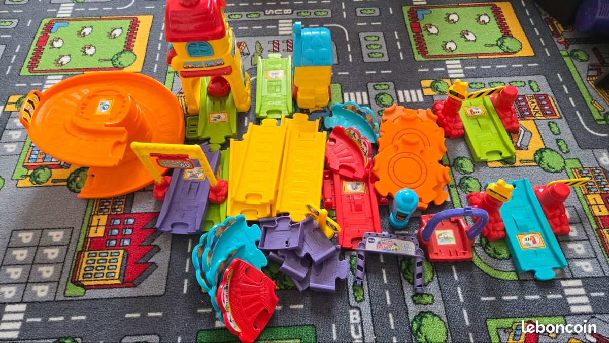 VTech Tut Tut Bolides – Maxi Garage + Parking + nombreux éléments de circuit (image 3)