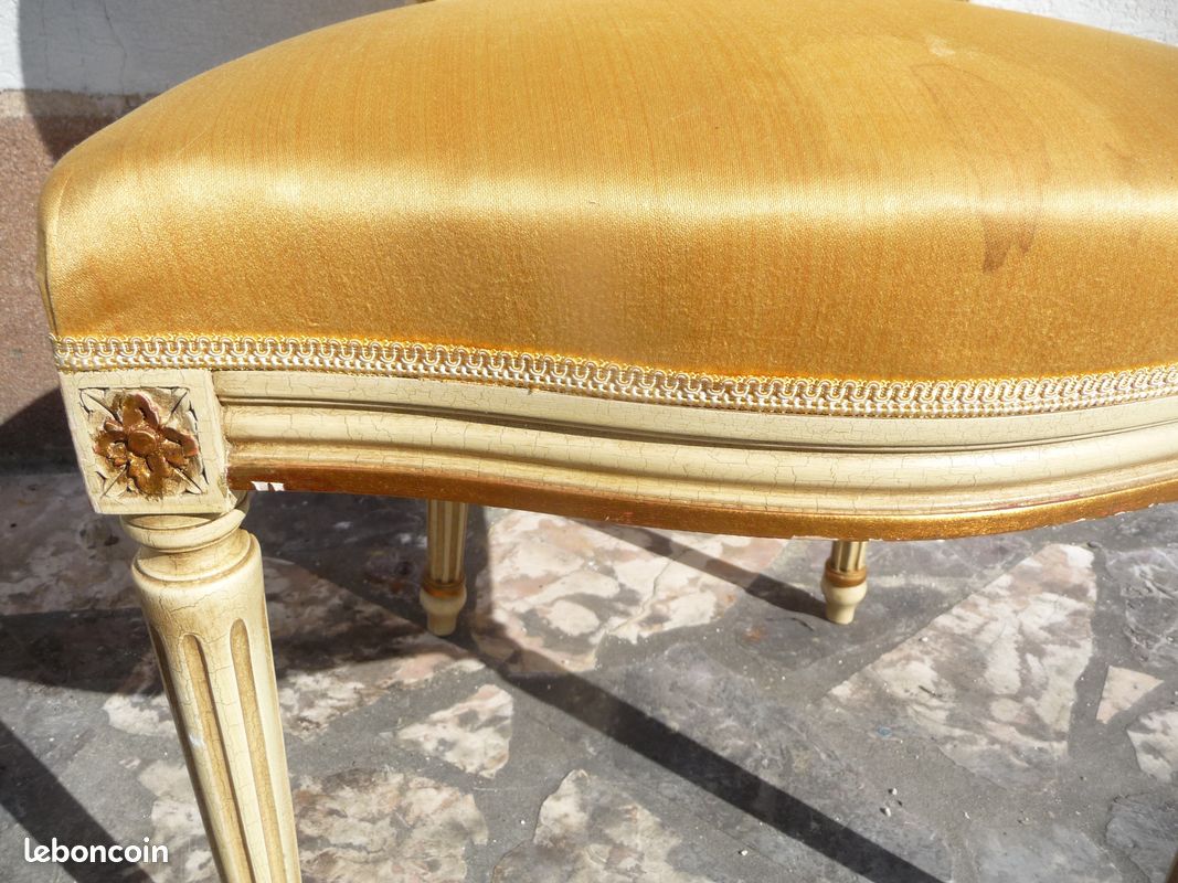 Chaise en bois et tissu (image 2)