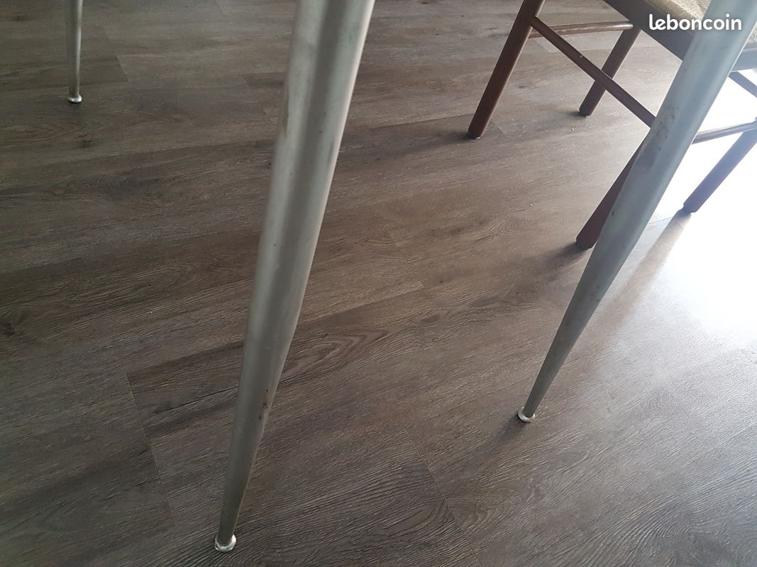Table + chaise (image 1)